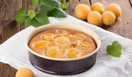 Ленивая шарлотка с яблоками: ингредиенты, рецепт, советы по приготовлению Продукты для ленивой шарлотки